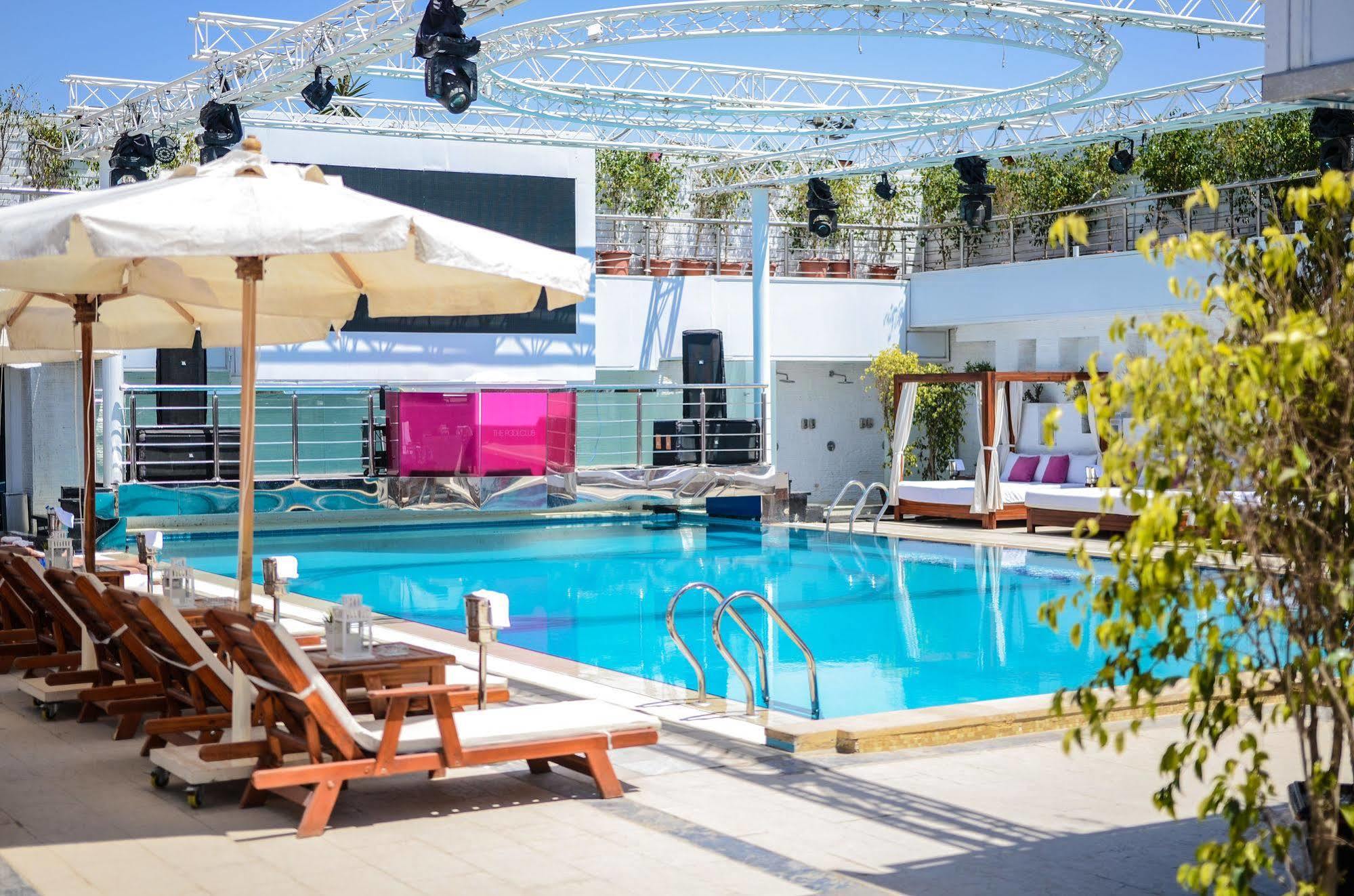 Sun City Hotel - The Gabriel Kairo Eksteriør bilde The pool at the nightclub